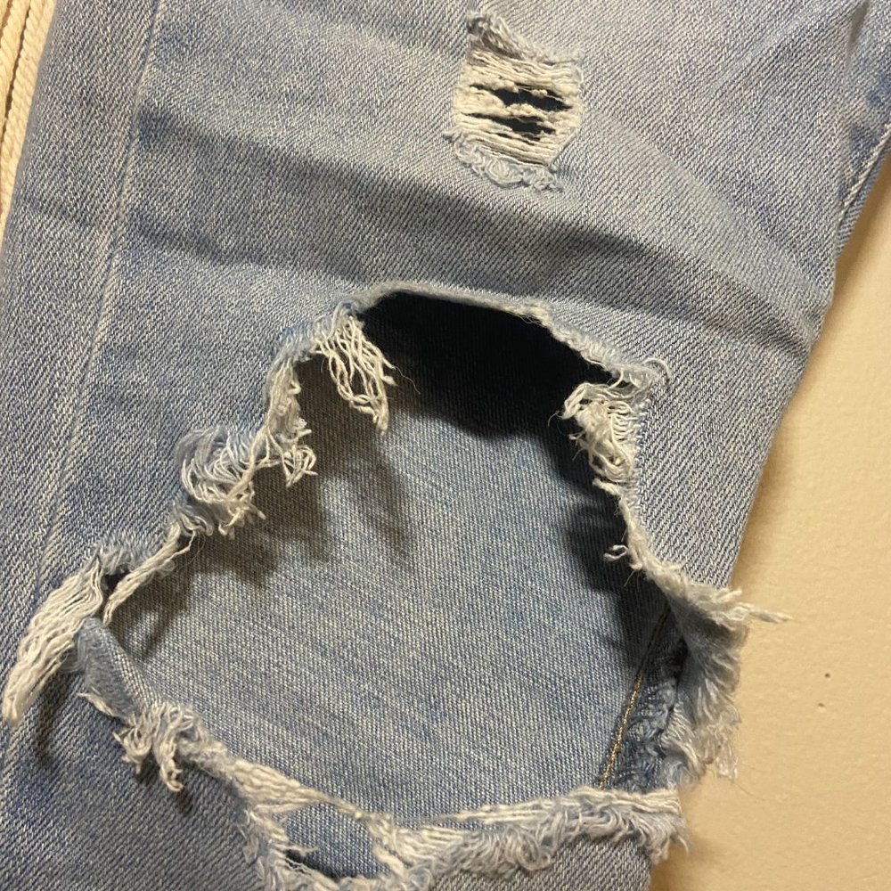 Levi's 721 Light-Washed, High Waisted Skinny Ripped Jeans - Picture 5 of 7